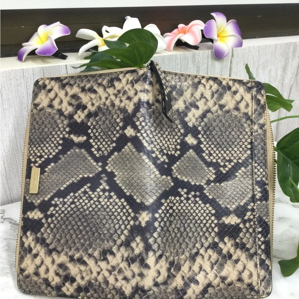 GUC. kate spade Beige Black Snake-Print Zip Wallet